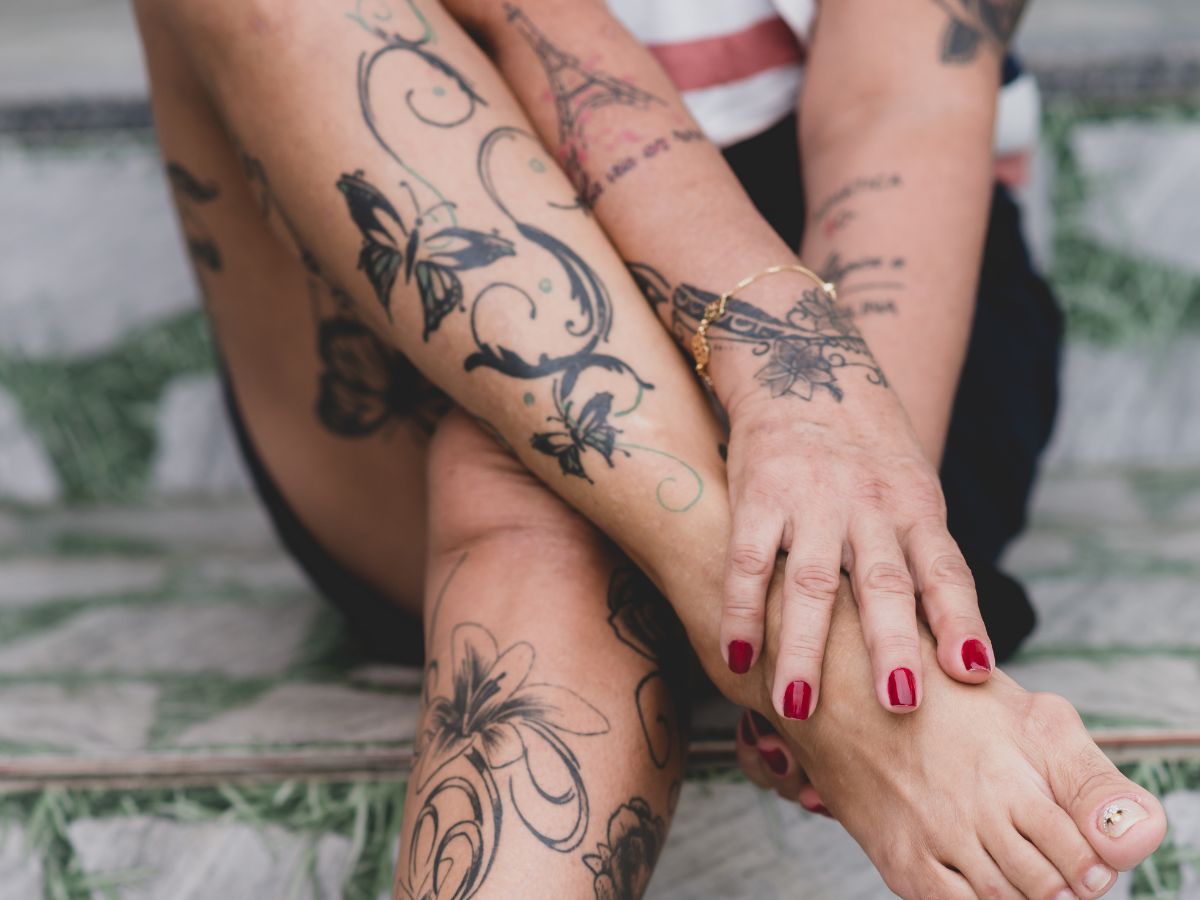 tatuagem feminina na perna
