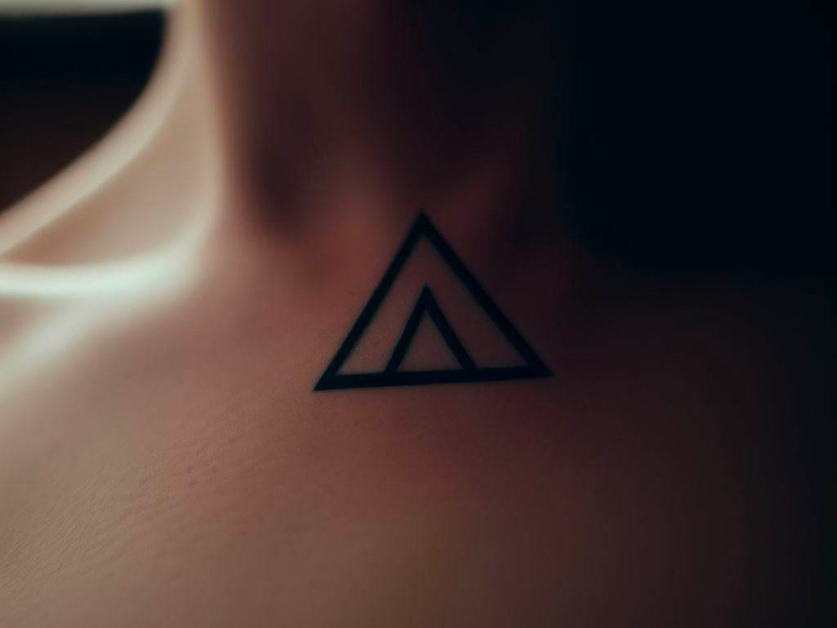 tatuagem de figura geométrica